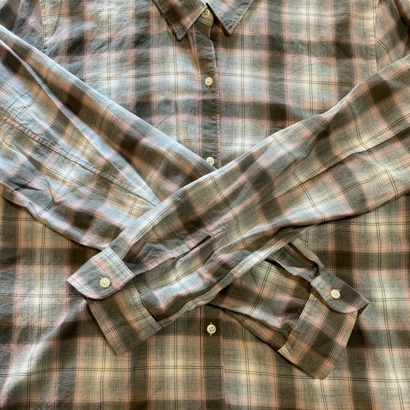 GAP Boyfriend Fitted Button Down, Size XL - Picture 2 of 6
